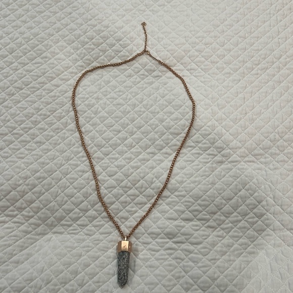 Kendra Scott long rose gold & large dark black and grey speckled pendant. - Picture 1 of 6